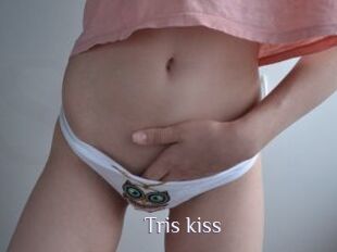 Tris_kiss